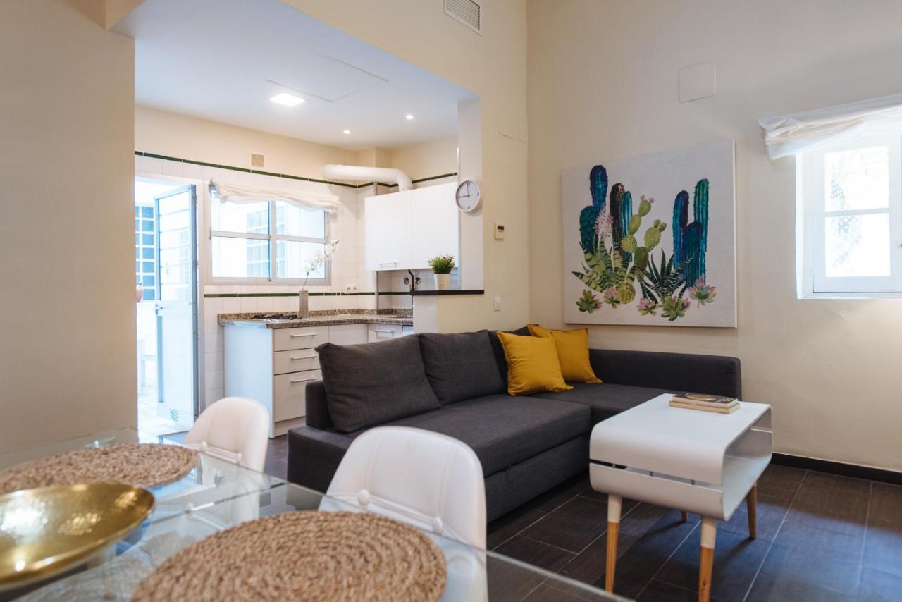 Cozy In House-palace With Private Patio Appartement Sevilla
